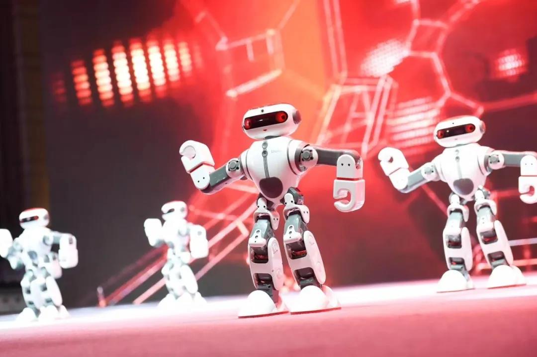 年会节目《机器人舞蹈》