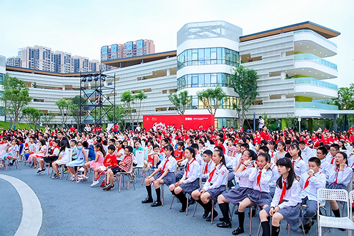  Chengdu Montpellier primary school celebrates the 100th anniversary of the founding of the Communist Party of China